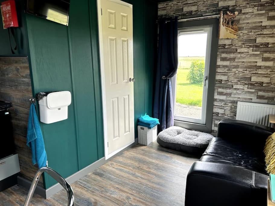 The Potter'S Rest, A Cosy Wee Cabin In The Highlands Watten Exterior foto